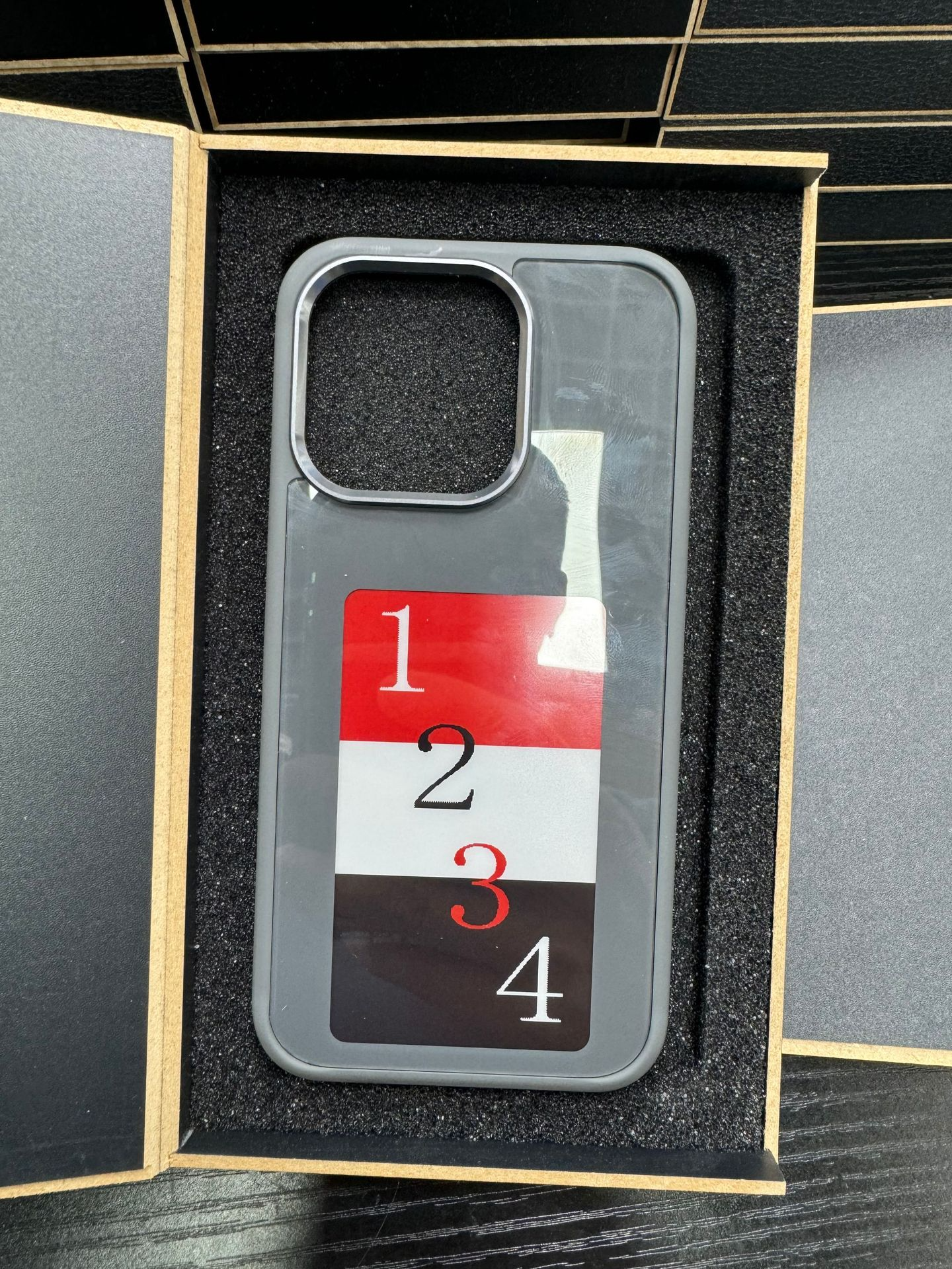 The Original E-ink screen phone case